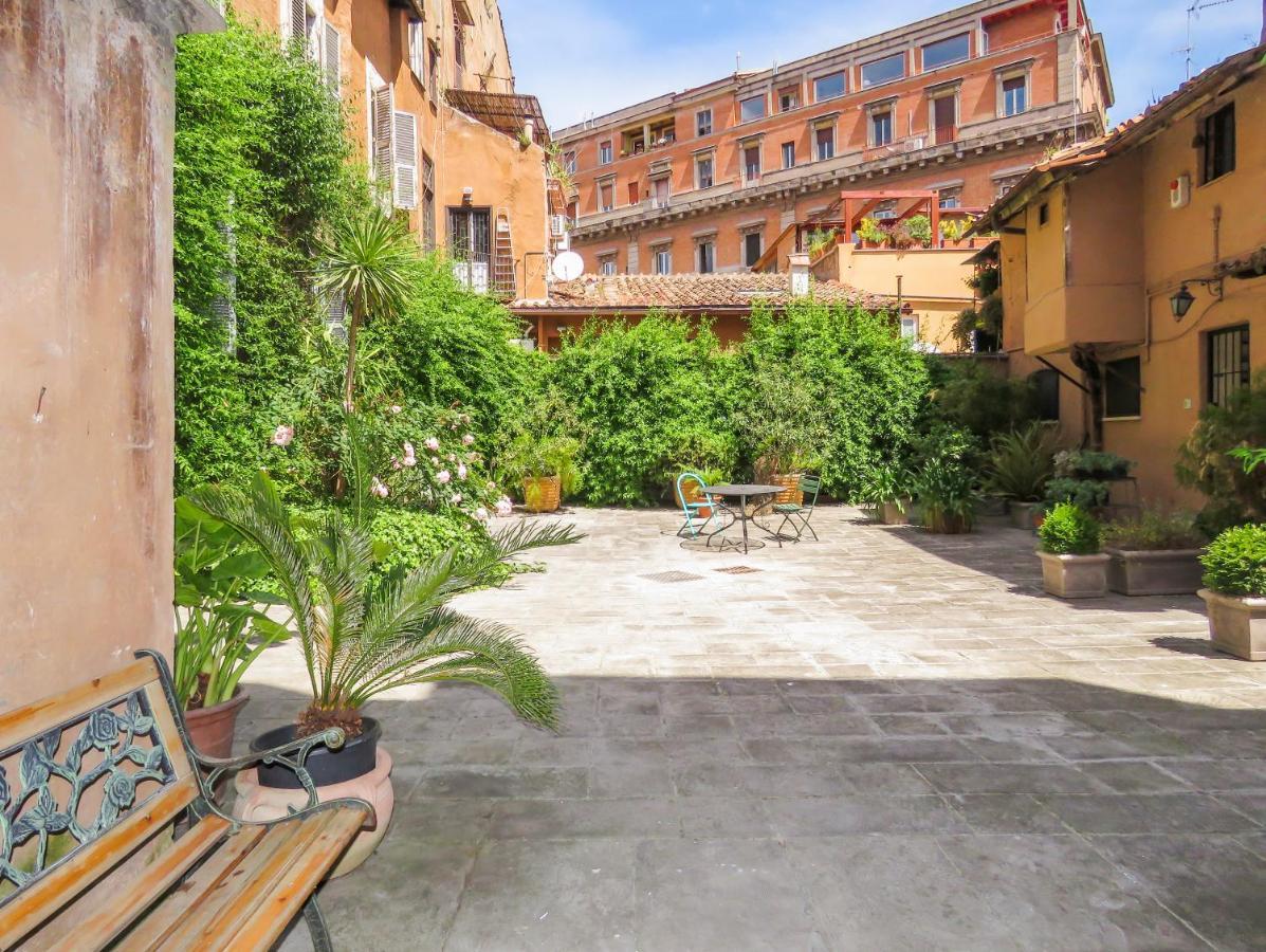 Casa Del Moro - Romantic Loft In Trastevere Bagian luar foto