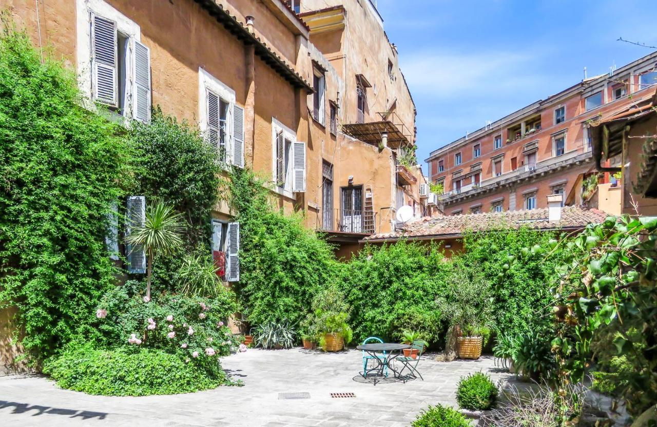 Casa Del Moro - Romantic Loft In Trastevere Bagian luar foto