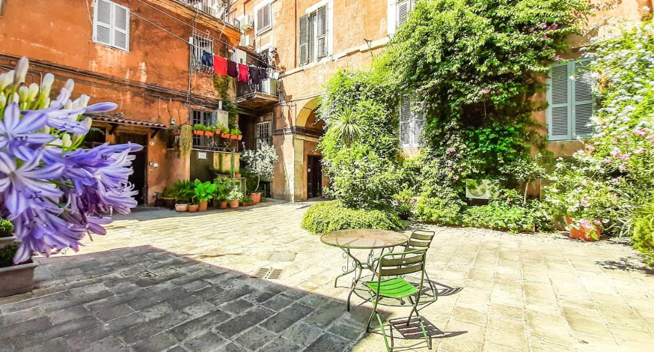 Casa Del Moro - Romantic Loft In Trastevere Bagian luar foto